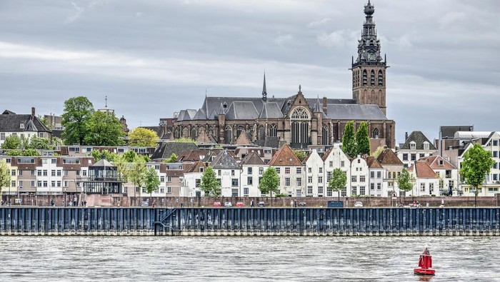 Kota Nijemegen di Belanda