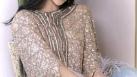 Krisdayanti rayakan ulang tahun ke-50 tahun. Usianya yang tak lagi muda masih diimbangi dengan segala kegiatan yang produktif. Foto: Instagram/krisdayantilemos