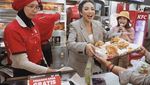 Krisdayanti Kompak Makan Bareng Raul Lemos dan Keluarga Anang