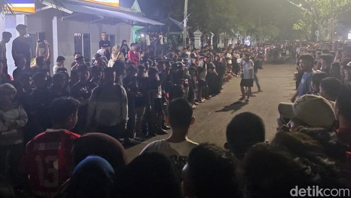 Lomba balap lari di depan Polres Pinrang.