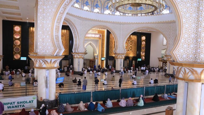 Masjid Izzatul Islam di Bekasi