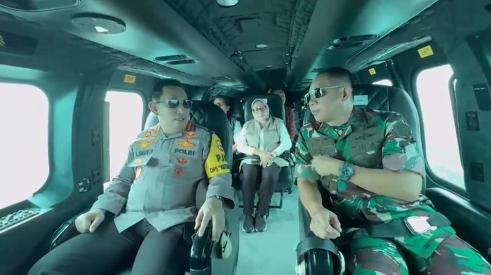 Menko PMK, Kapolri-Panglima TNI Naik Heli Pantau Arus Mudik di Pelabuhan Merak