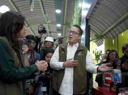 Momen Menkomdigi Cek Kesiapan Jaringan di Jalur Mudik Kereta Api