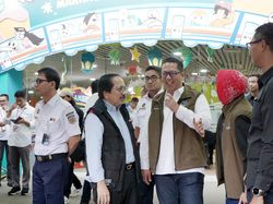 Momen Menkomdigi Cek Kesiapan Jaringan di Jalur Mudik Kereta Api