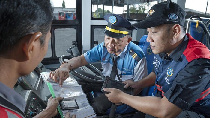PT Surveyor Indonesia (PTSI) memastikan keamanan dan kelayakan moda transportasi publik, baik darat, laut, maupun udara di periode mudik dan balik Lebaran 2025.