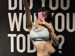 7 Foto Nana eks After School Pamer Otot Perut, Sudah Bersih dari Tato