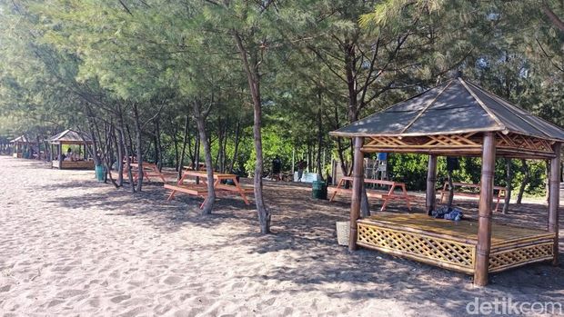 Pantai Greenthing Paiton