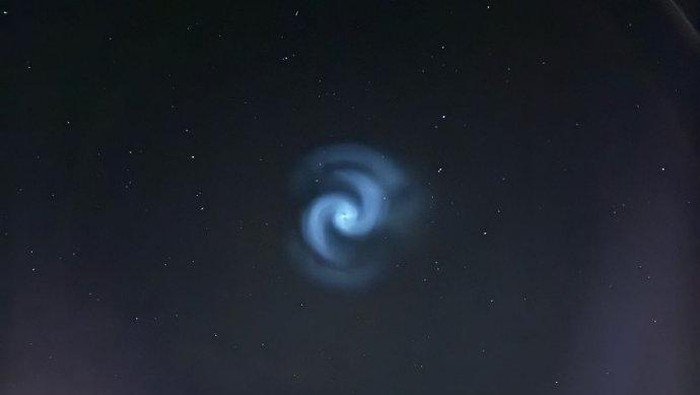 Penampakan spiral misterius di langit Eropa