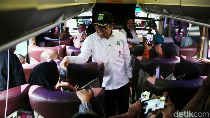 PKB Berangkatkan 1000 Pemudik Gratis DPP Partai Kebangkitan Bangsa (PKB) menggelar mudik gratis bagi 1.000 orang ke Jawa Tengah, DI Yogyakarta, dan Jawa Timur. Pelapasan pemudik dihadiri oleh Ketum PKB Muhaimin Iskandar.