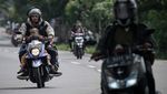 Potret Pemudik Motor Membawa Anak Mulai Ramai di Pantura Indramayu