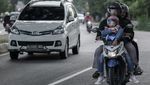Potret Pemudik Motor Membawa Anak Mulai Ramai di Pantura Indramayu