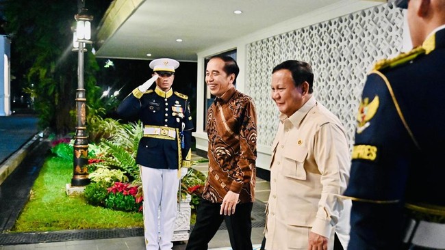 Anggrek Ungu dari Prabowo untuk Jokowi yang Ulang Tahun
