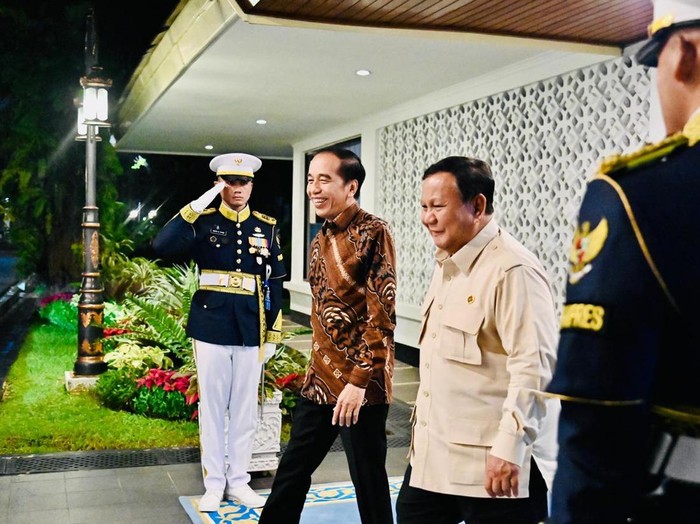 Prabowo dan Jokowi buka puasa bersama di Istana Merdeka, Jakarta.