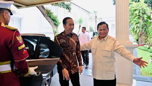 Prabowo dan Jokowi buka puasa bersama di Istana Merdeka, Jakarta.