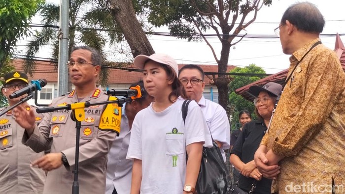 Prarekonstruksi kasus kematian mahasiswa UKI, Kenzha Walewango (22) dihadiri oleh pihak keluarga dan disaksikan rektorat UKI.