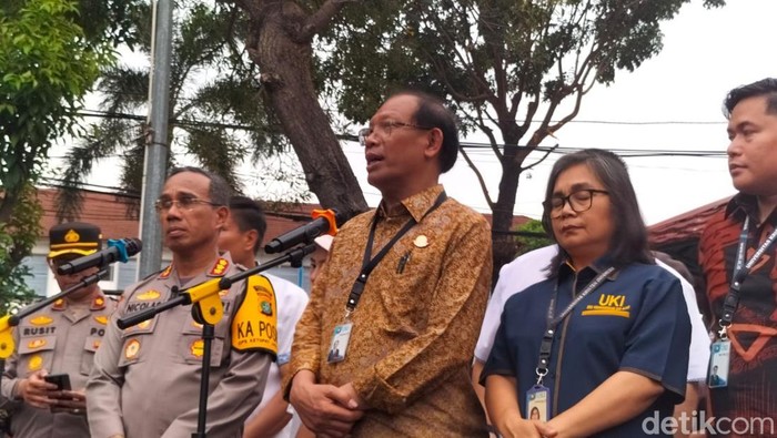 Prarekonstruksi kasus kematian mahasiswa UKI, Kenzha Walewango (22) dihadiri oleh pihak keluarga dan disaksikan rektorat UKI.