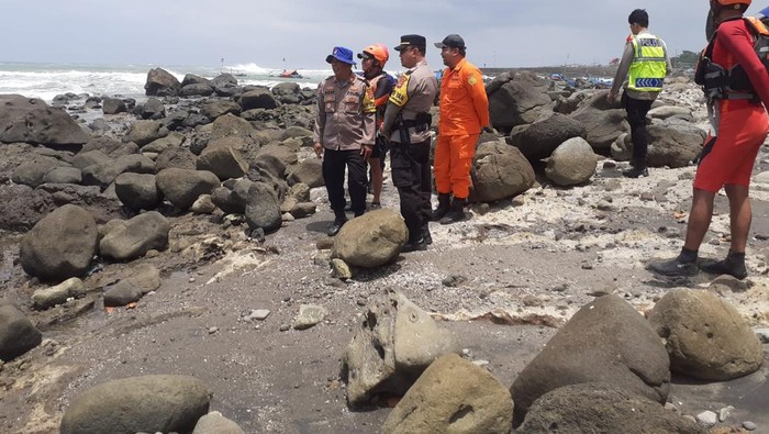 Proses pencarian nelayan Garut hilang di Laut Jayani