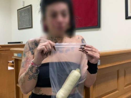 Seorang perempuan Argentina berinisial GE ditangkap di Bandara I Gusti Ngurah Rai, Bali, lantaran menyelundupkan kokain. (Foto: Dok. Bea Cukai Ngurah Rai)