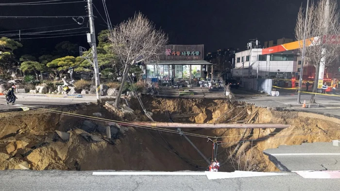 Sinkhole Seoul Korsel