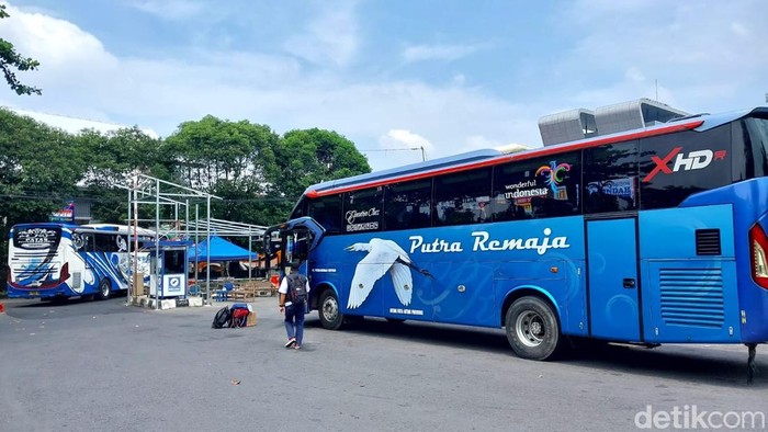 Suasana Terminal Jombor, Sleman, pada momen mudik Lebaran 2025, Rabu (26/3/2025).