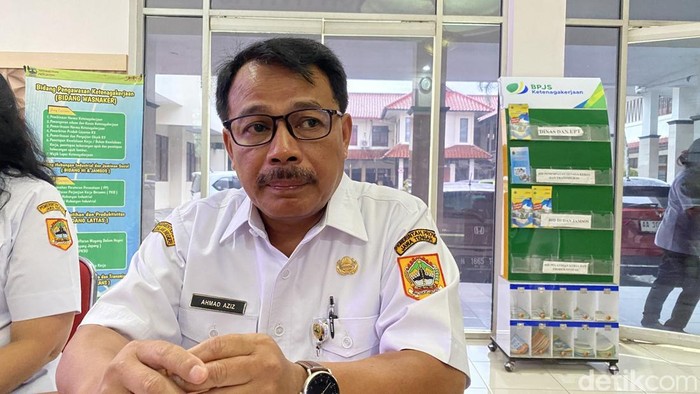 Kepala Disnakertrans Jateng, Ahmad Aziz di Kantor Disnakertrans Jateng, Kecamatan Semarang Selatan, Rabu (25/3/2025).