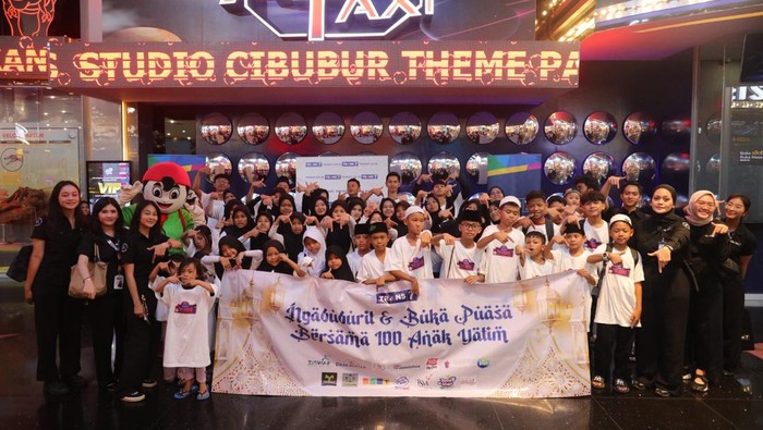TRANS7 menyelenggarakan kegiatan ngabuburit dan buka puasa bersama 100 anak yatim, piatu, dan dhuafa di Trans Mall Cibubur. Foto: Dok. TRANS7.