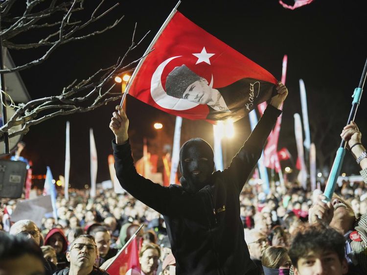 Demo Penahanan Wali Kota Istanbul Masih Berlanjut