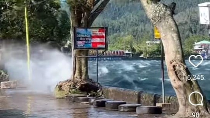 Viral Telaga Sarangan berombak