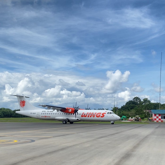 Wings Air di Tanjung Selor Kalimantan Utara Pesawat Wings Air mendarat mulus di Bandar Udara Tanjung Harapan, Tanjung Selor, Kalimantan Utara, setelah menempuh penerbangan dari Balikpapan.