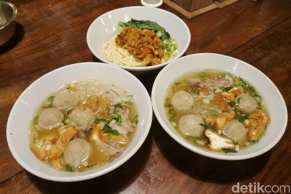 5 Restoran Bakso Ternama Ini Punya Menu Bakso Enak Sejak Dulu