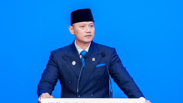AHY menjadi pembicara kunci dalam sesi High-Level Dialogue: Achieving Sustainable Development in a Transforming World pada Boao Forum for Asia Annual Conference 2025 yang menjadi salah satu forum ekonomi terbesar dan berpengaruh di Asia.