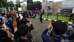 Aksi Massa Menolak UU TNI di Depan DPR