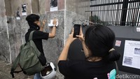 Sebagai informasi, DPR RI resmi mengesahkan Rancangan Undang-Undang tentang Perubahan atas Undang-Undang Nomor 34 Tahun 2004 tentang Tentara Nasional Indonesia atau RUU TNI menjadi undang-undang. Keputusan ini diambil dalam rapat paripurna yang dihadiri oleh sejumlah menteri. Rapat terselenggara di ruang paripurna, gedung DPR RI, Senayan, Jakarta Pusat, Kamis (20/3/2025) lalu.