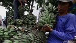 Buah Pisang Laris Manis Dicari Warga Saat Ramadan