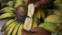 Pisang diserbu karena bisa dijadikan bahan pembuatan takjil seperti kolak.