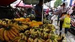 Buah Pisang Laris Manis Dicari Warga Saat Ramadan