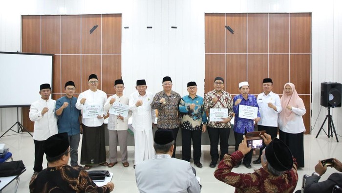 Bupati Garut Abdusy Syakur Amin memberikan apresiasi kepada Majelis Ulama Indonesia (MUI) Kabupaten Garut karena memperkuat sinergi serta kerja sama antar umat dan pemerintah.