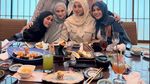 Pose Cantik Margin Wieheerm Saat Makan Bareng Ali Syakieb