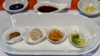 Karakteristik rasa manis, fruity, dan aroma harum pun dirasakan ketika memadukan Chocoviar Pistachio dengan buah duku. Foto: detikcom/Riska Fitria