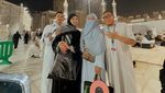 Citra Kirana dan Rezky Aditya Iktikaf di Masjidil Haram