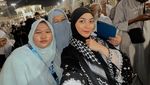 Citra Kirana dan Rezky Aditya Iktikaf di Masjidil Haram