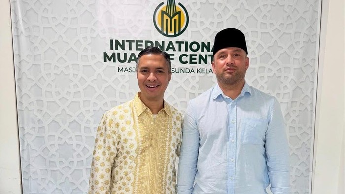 Ayah Miliano Jonathans, Dennis Jonathans mualaf di Jakarta, Rabu (26/5/2025)