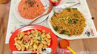 Depot Ciak menyuguhkan beberapa menu Chinese food lainnya mulai dari olahan bihun, kwetiau, fuyunghai hingga cumi. Foto: detikFood