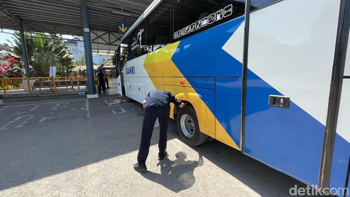 Dishub Kalbar Cek Kelayakan Bus