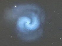 Penampakan Spiral Biru di Langit Inggris yang Menghebohkan