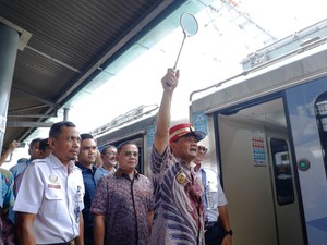 Gubernur Luthfi Lepas 1.111 Pemudik Gratis dari Stasiun Pasar Senen ke Jateng