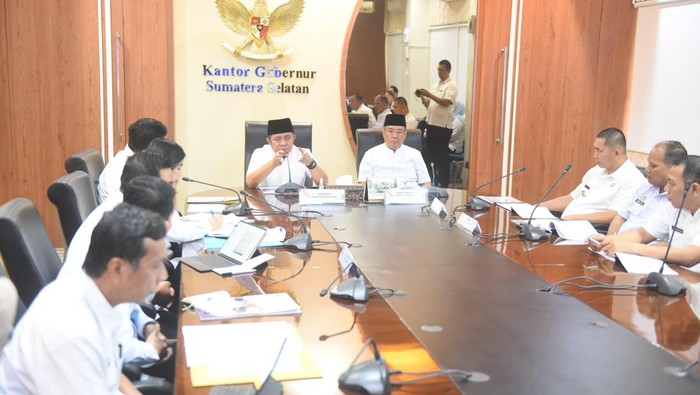 Gubernur Sumsel Herman Deru menjelaskan program bangubsus.