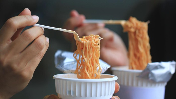 Warga Singapura Banyak yang Kolesterol Tinggi, Aturan Mi Instan-Bumbu Dapur Diperketat