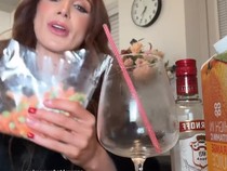 Iseng Pakai Sayuran Beku Buat Racik Minuman, Wanita Ini Dihujat