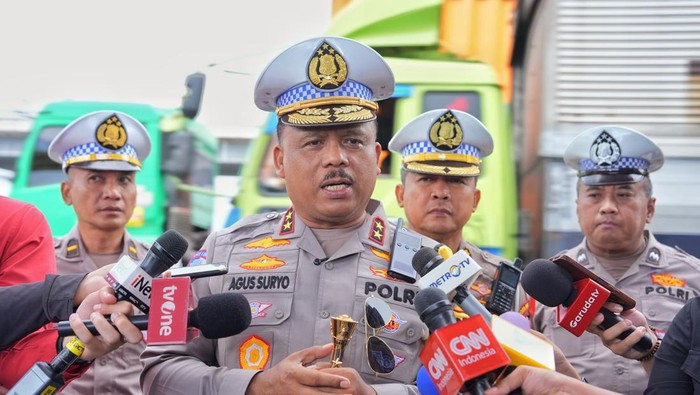 Kakorlantas Irjen Agus Suryonugroho di Command Center KM 29